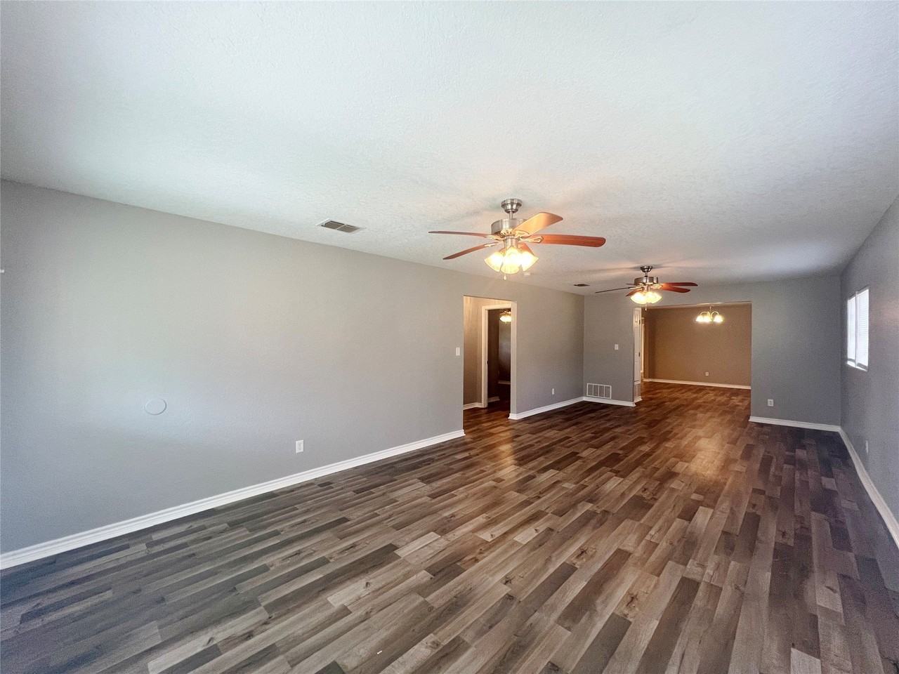 450 Everett St - Photo 4 of 20