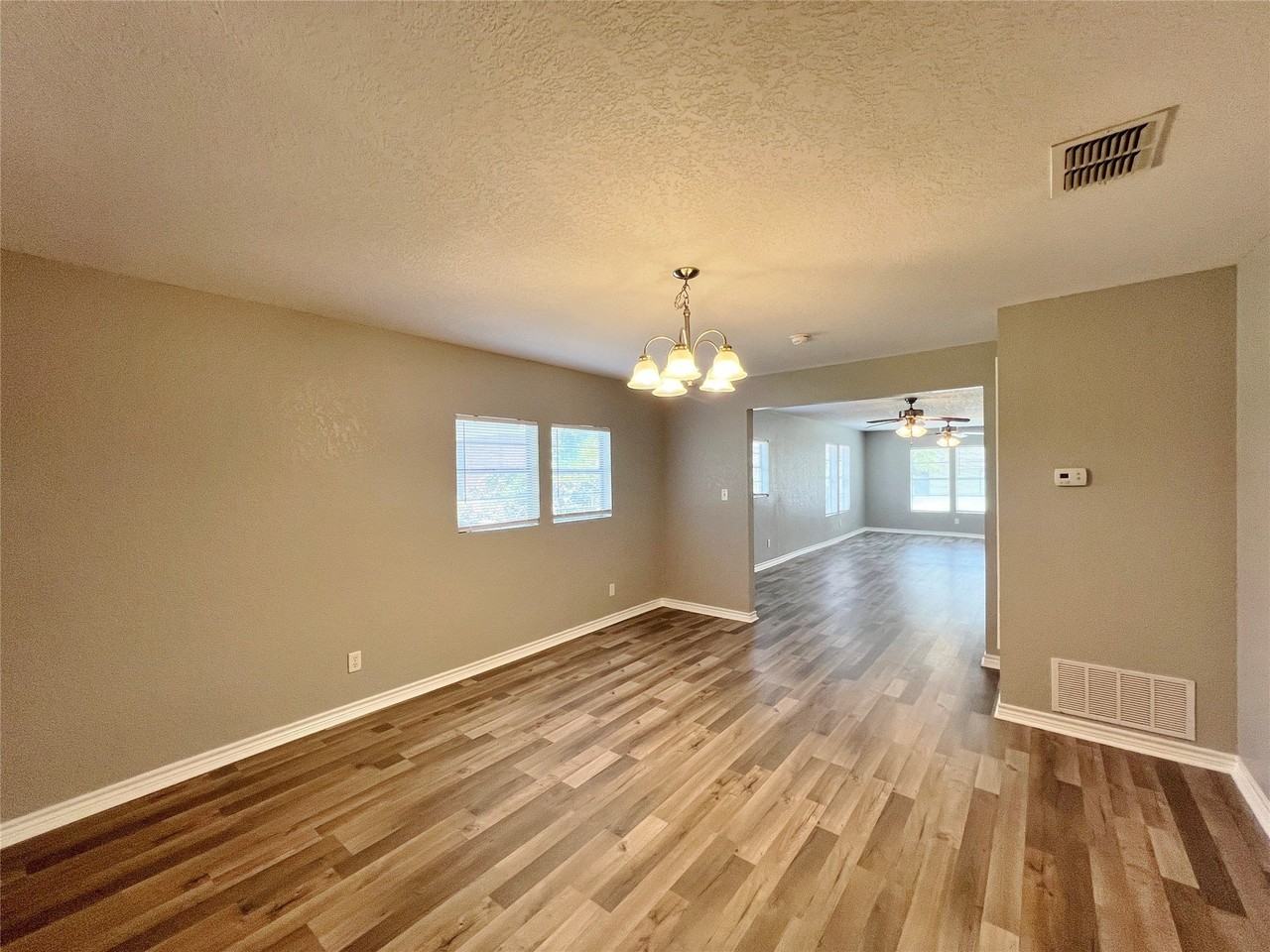 450 Everett St - Photo 6 of 20