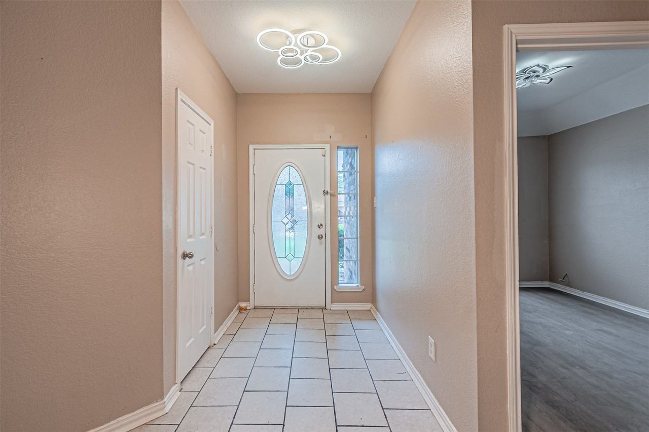 464 Bass Rd - Photo 5 of 35