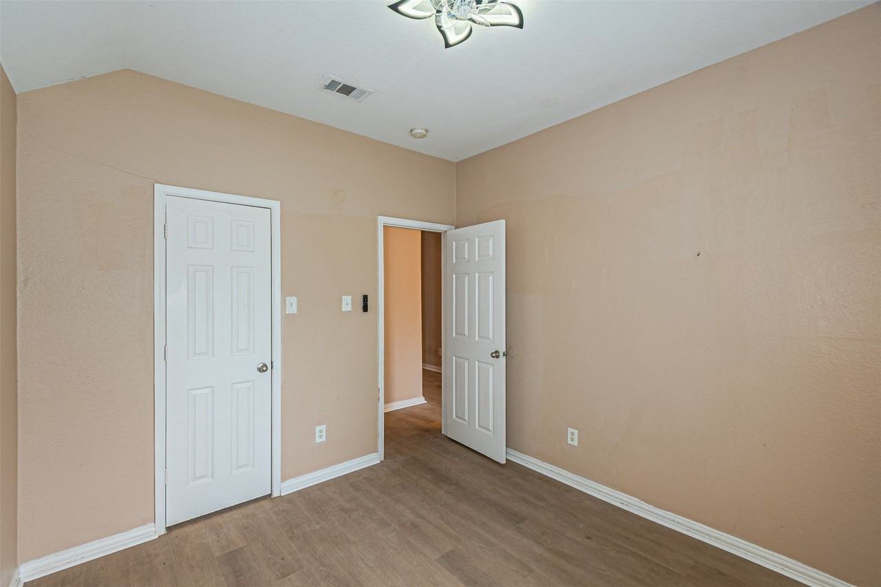 464 Bass Rd - Photo 7 of 35