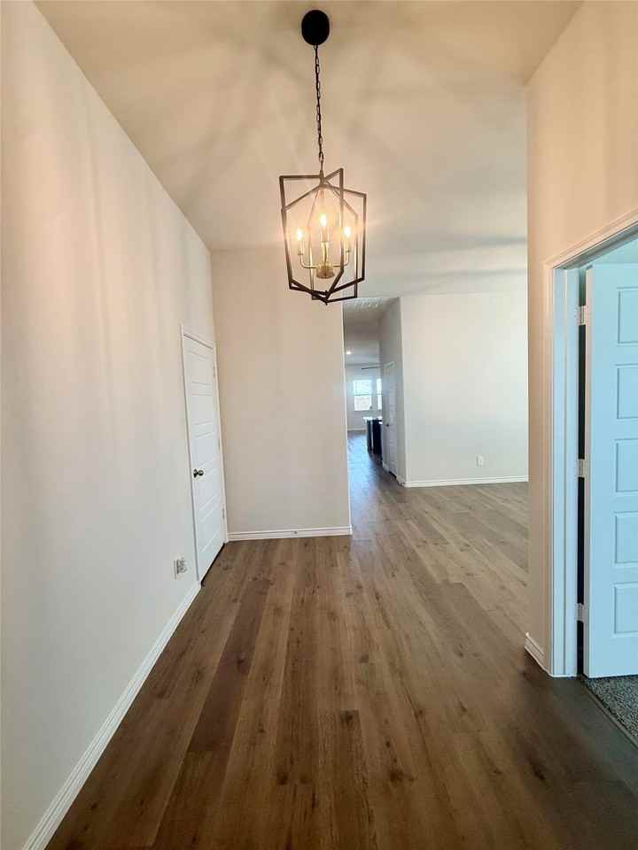 217 Beechwood Ave - Photo 4 of 28