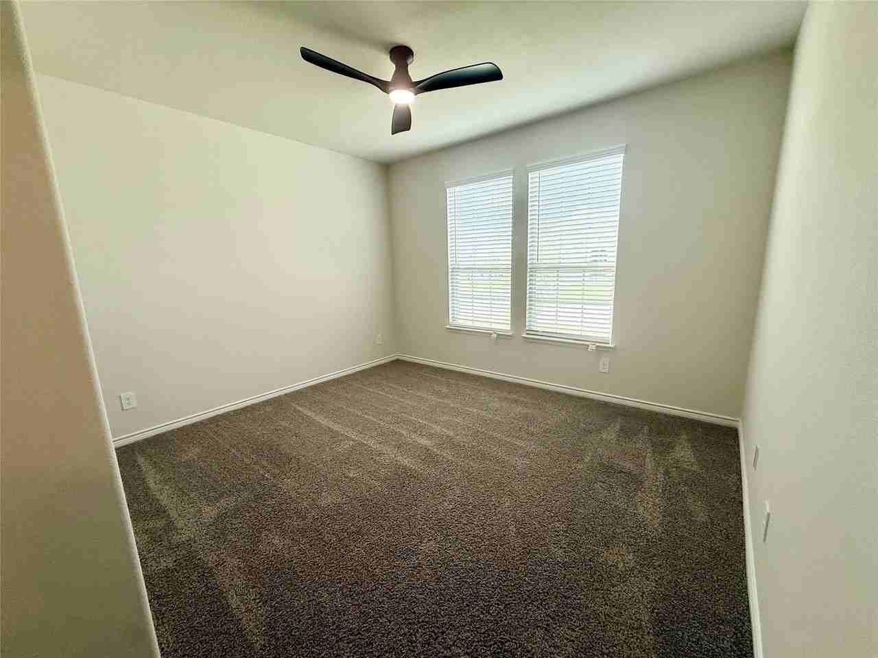 217 Beechwood Ave - Photo 5 of 28