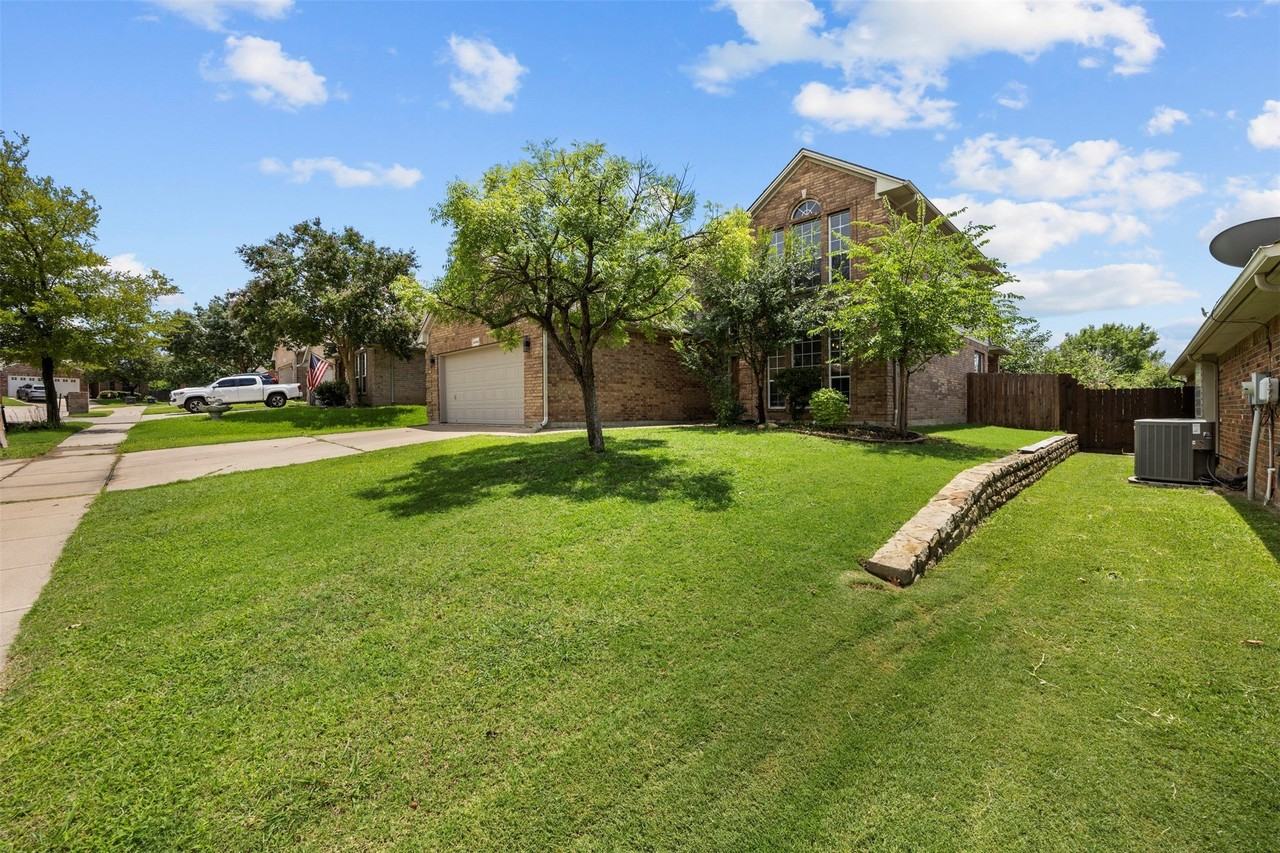 4844 Jodi Dr - Photo 3 of 30