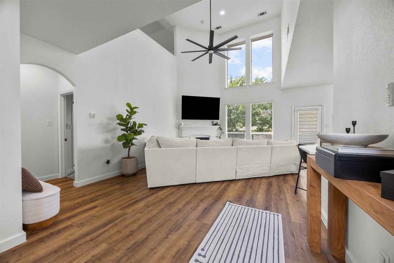 4844 Jodi Dr - Photo 5 of 30