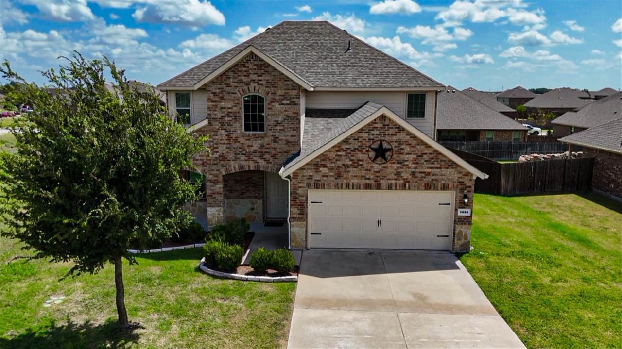 1535 Meadowlake Dr - Photo 2 of 36