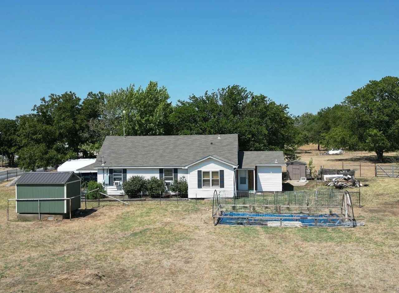 9405 E Fm 174 - Photo 3 of 32