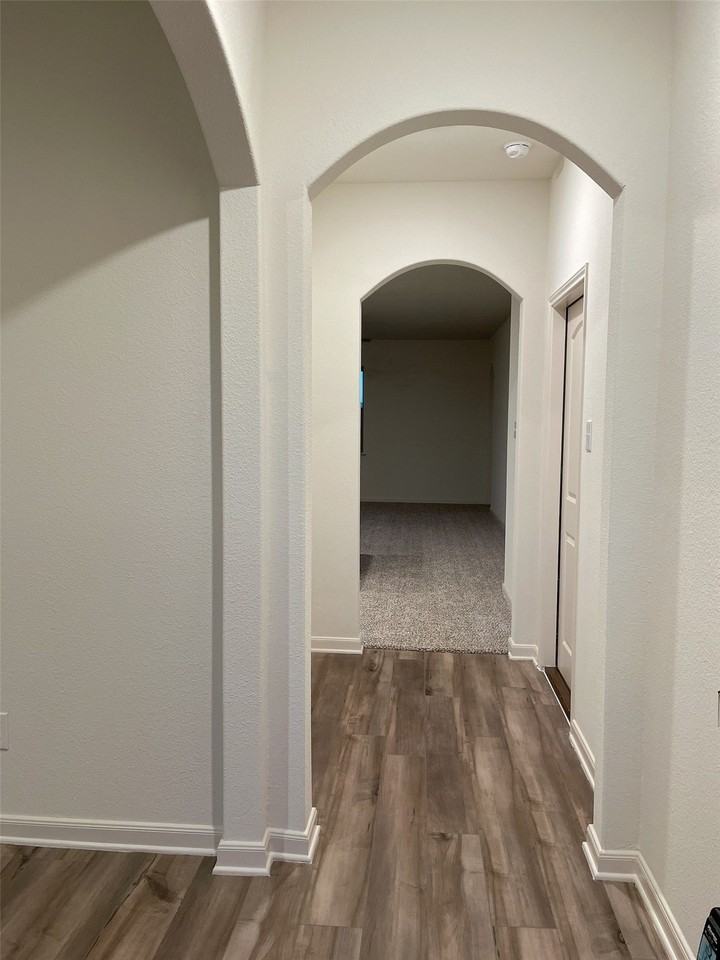 1819 Fergus Dr - Photo 2 of 8