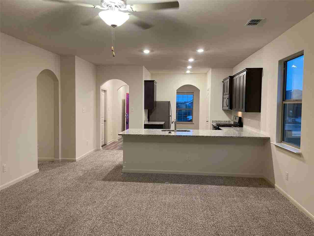 1819 Fergus Dr - Photo 4 of 8