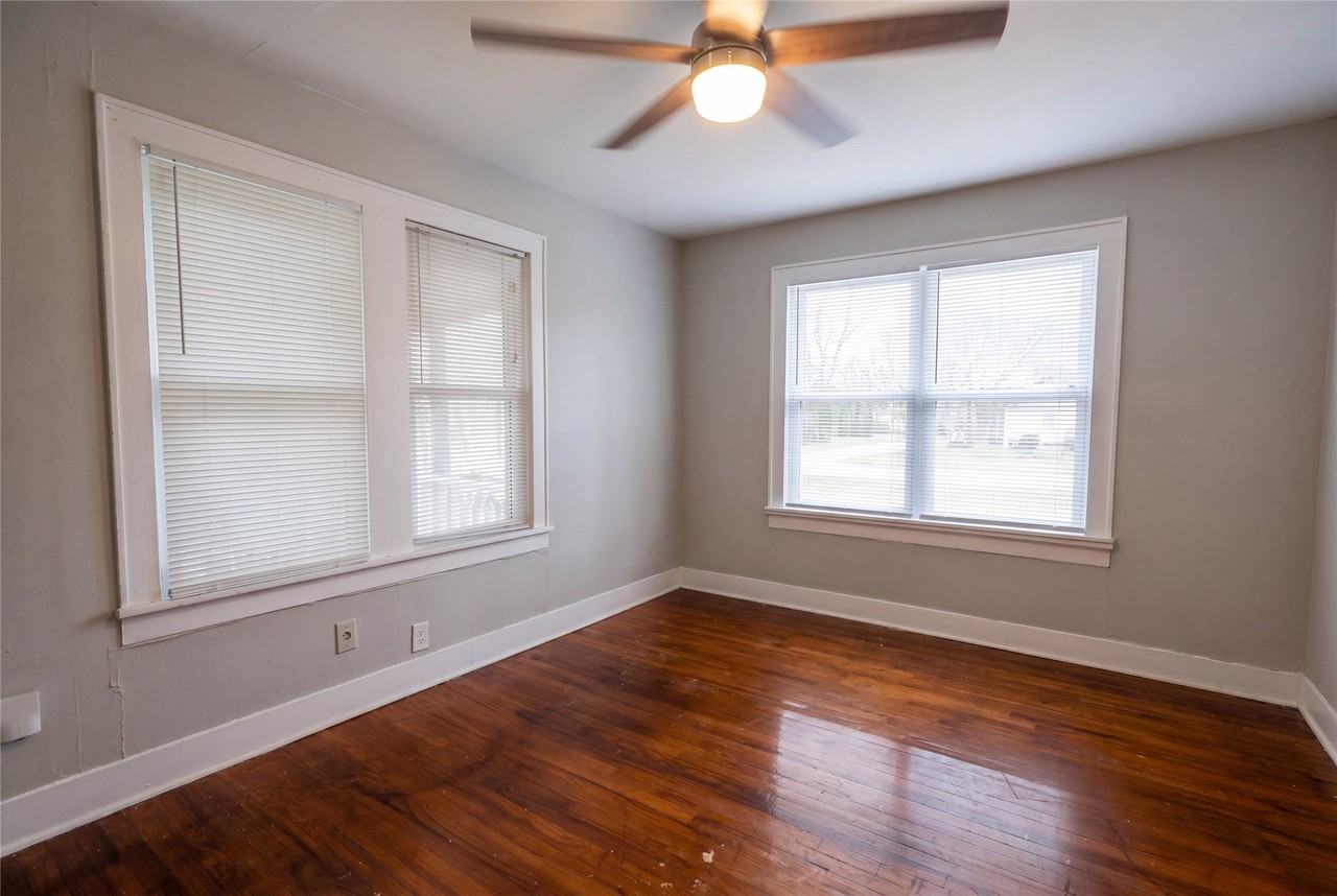 117 Lister St #1-2B - Photo 4 of 8