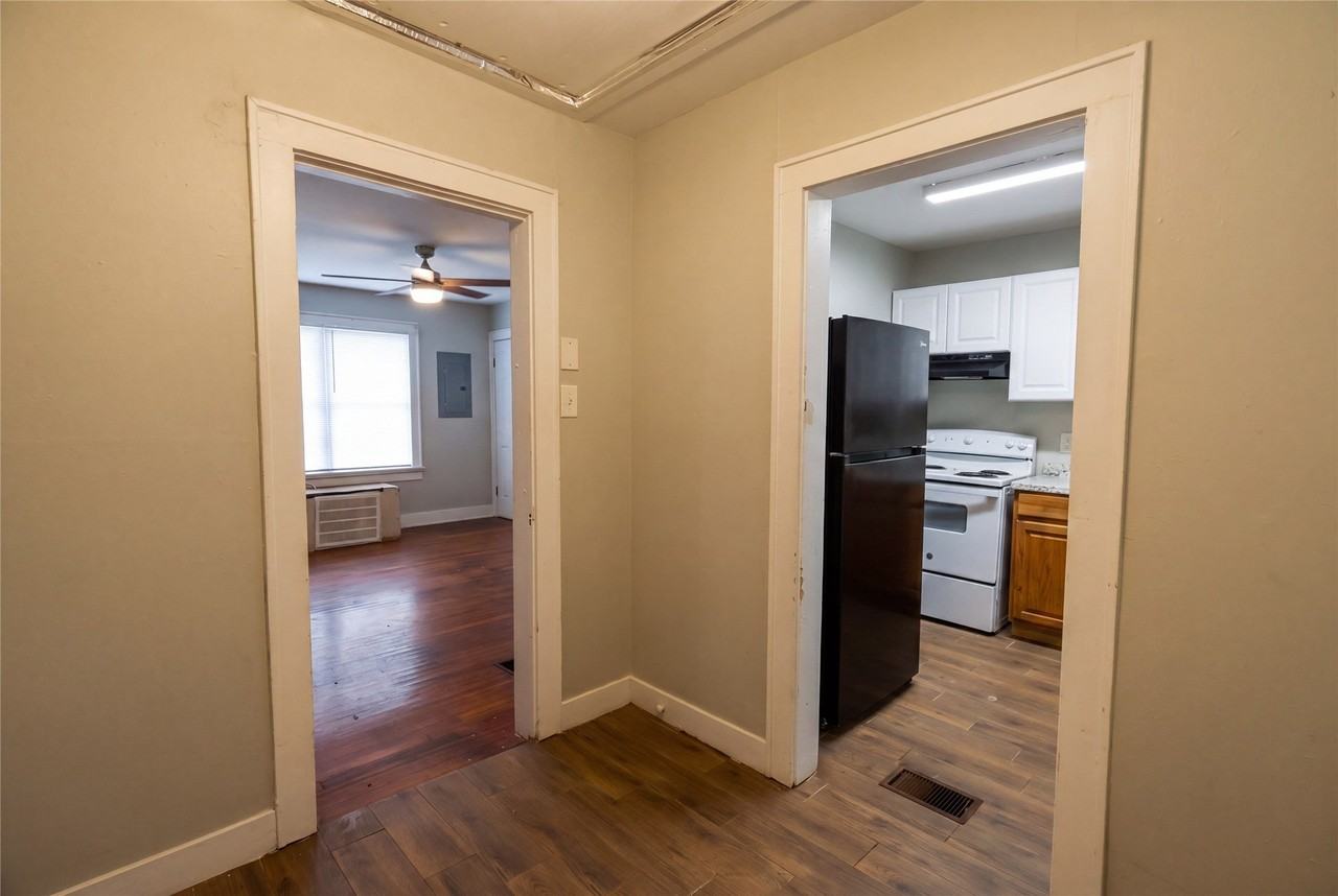 117 Lister St #1-2B - Photo 5 of 8
