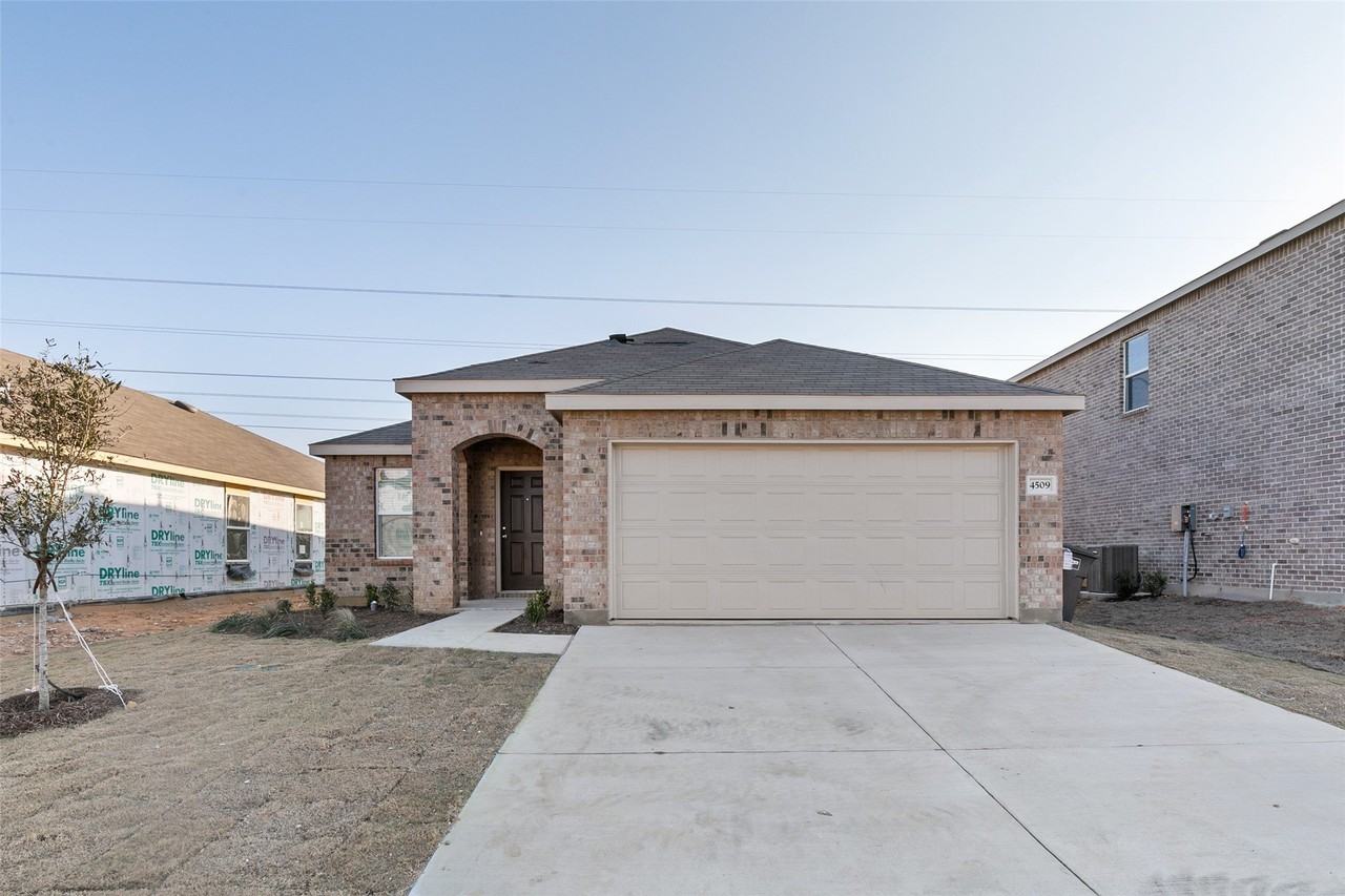 4509 Greenham Ln - Photo 2 of 25