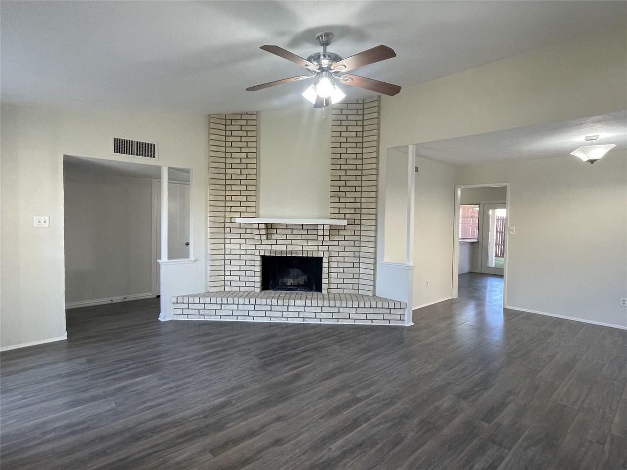 5608 Terry St - Photo 4 of 20