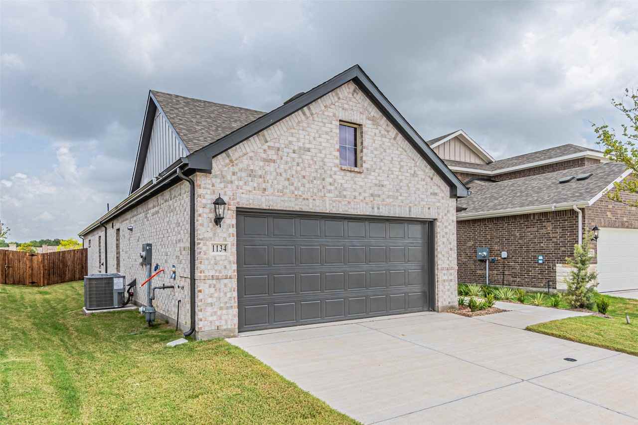 1134 Old Stead Dr - Photo 2 of 38