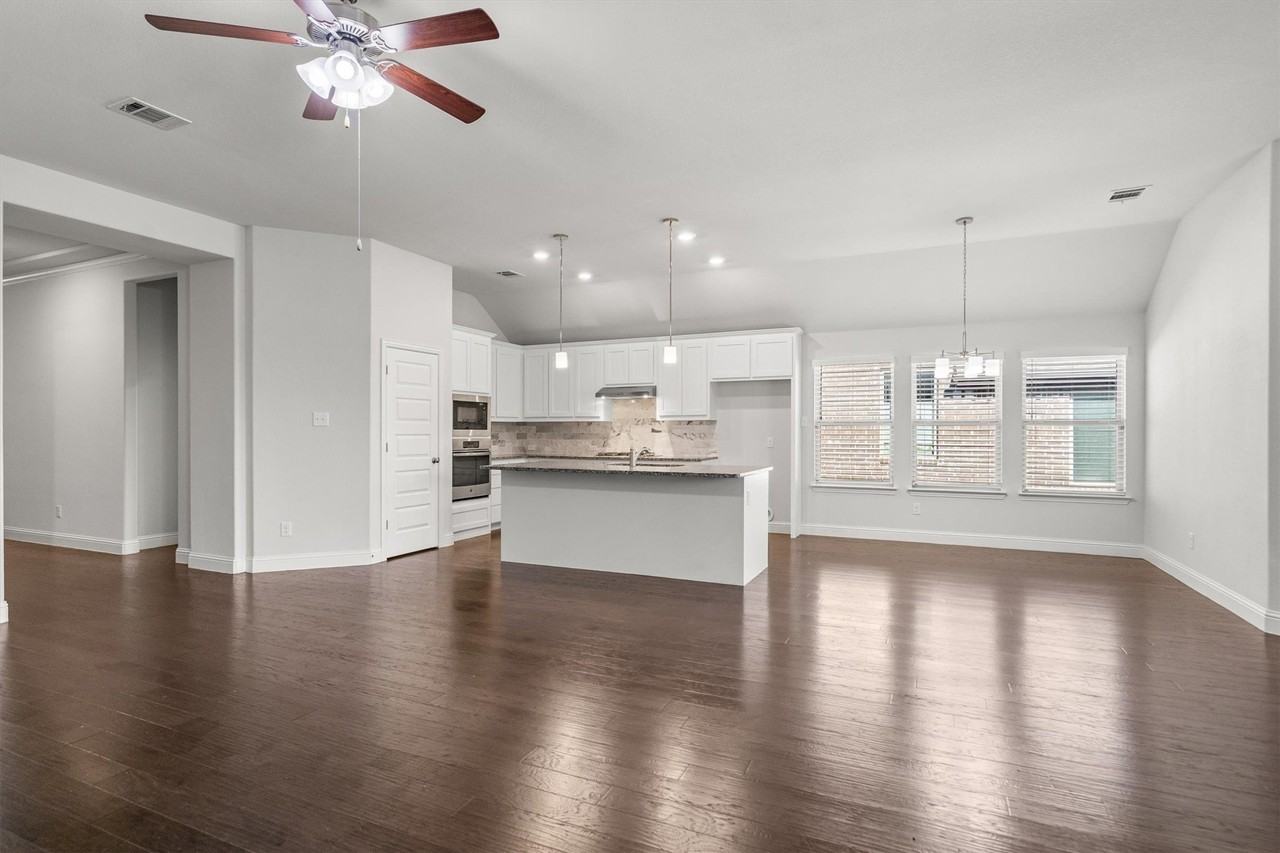 529 Overton Ave - Photo 3 of 40