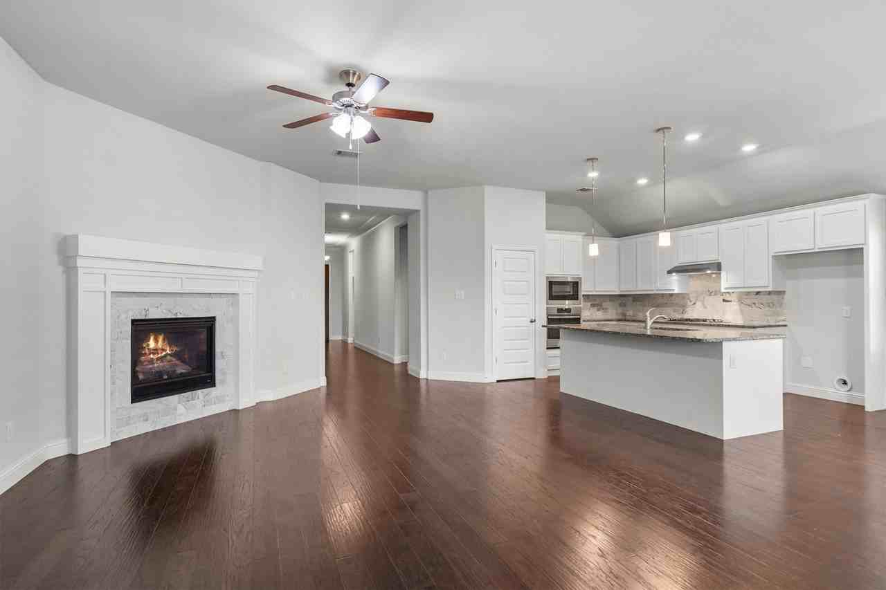 529 Overton Ave - Photo 4 of 40