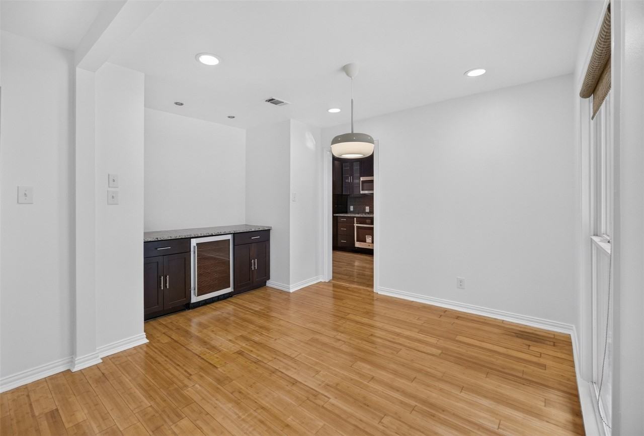 9518 Biscayne Blvd - Photo 7 of 33