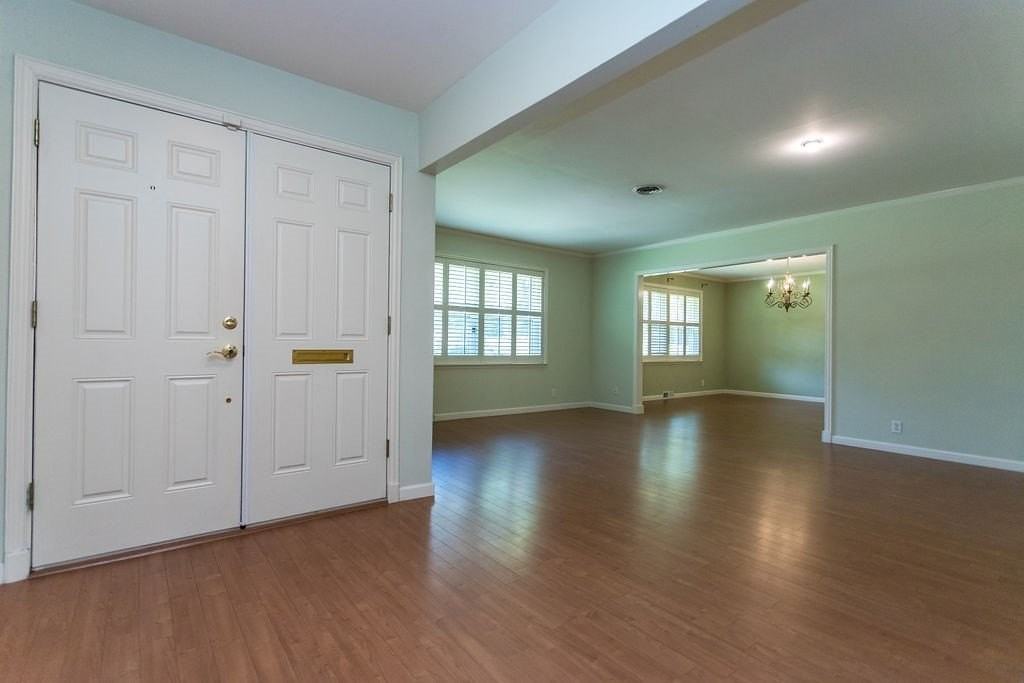 4225 Reaumur Dr - Photo 3 of 36