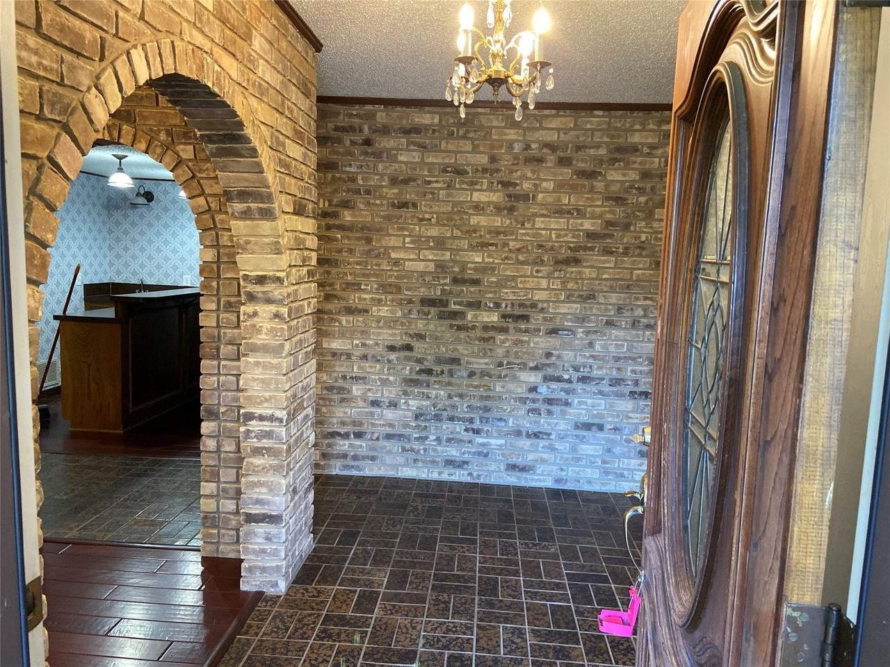 114 Stone Canyon Dr - Photo 2 of 27