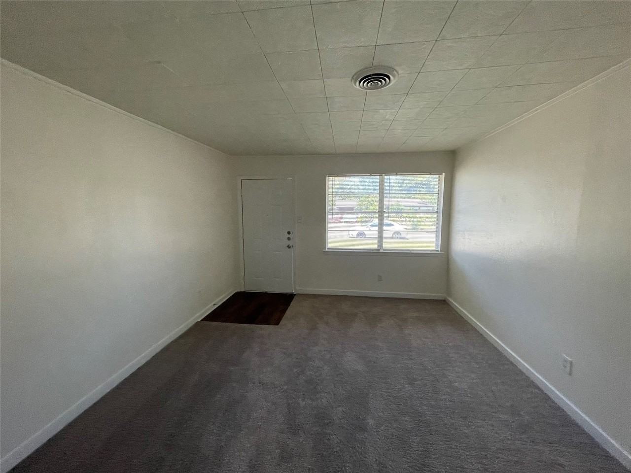 4743 Harper Dr - Photo 3 of 13