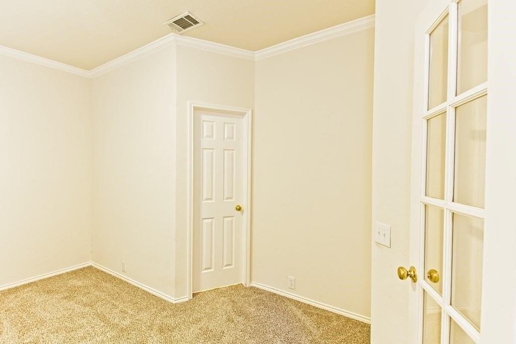 8713 Somerville Way - Photo 7 of 34