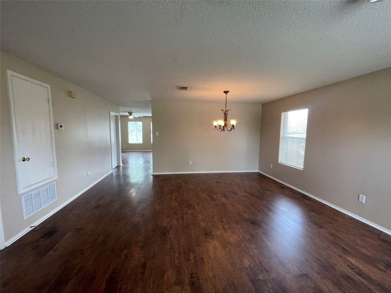 1420 Bumble Bee Dr - Photo 2 of 15