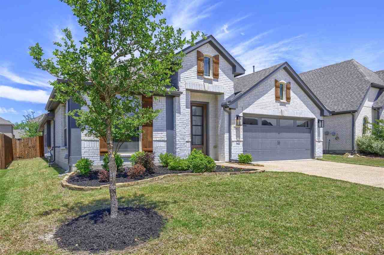 1003 Pecan Glen Dr - Photo 2 of 34