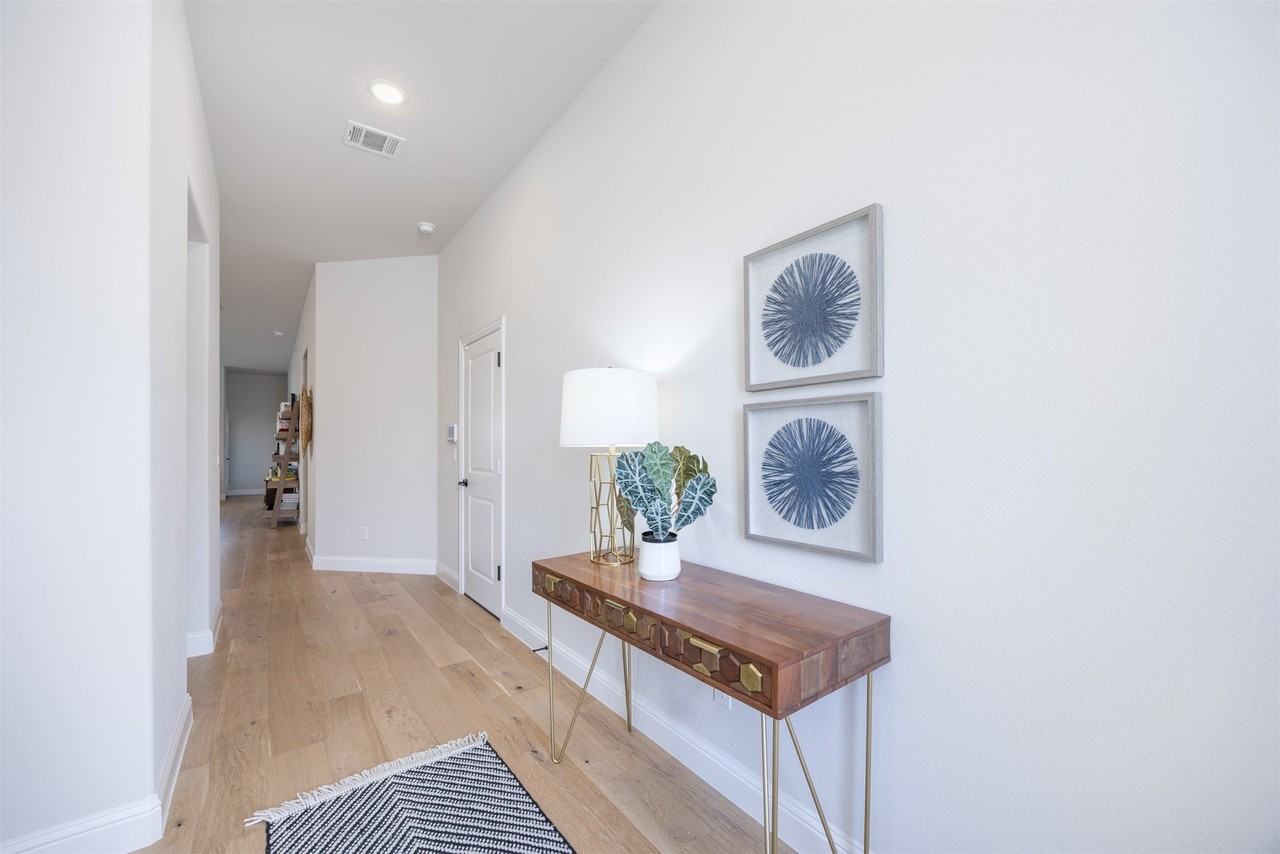1003 Pecan Glen Dr - Photo 6 of 34