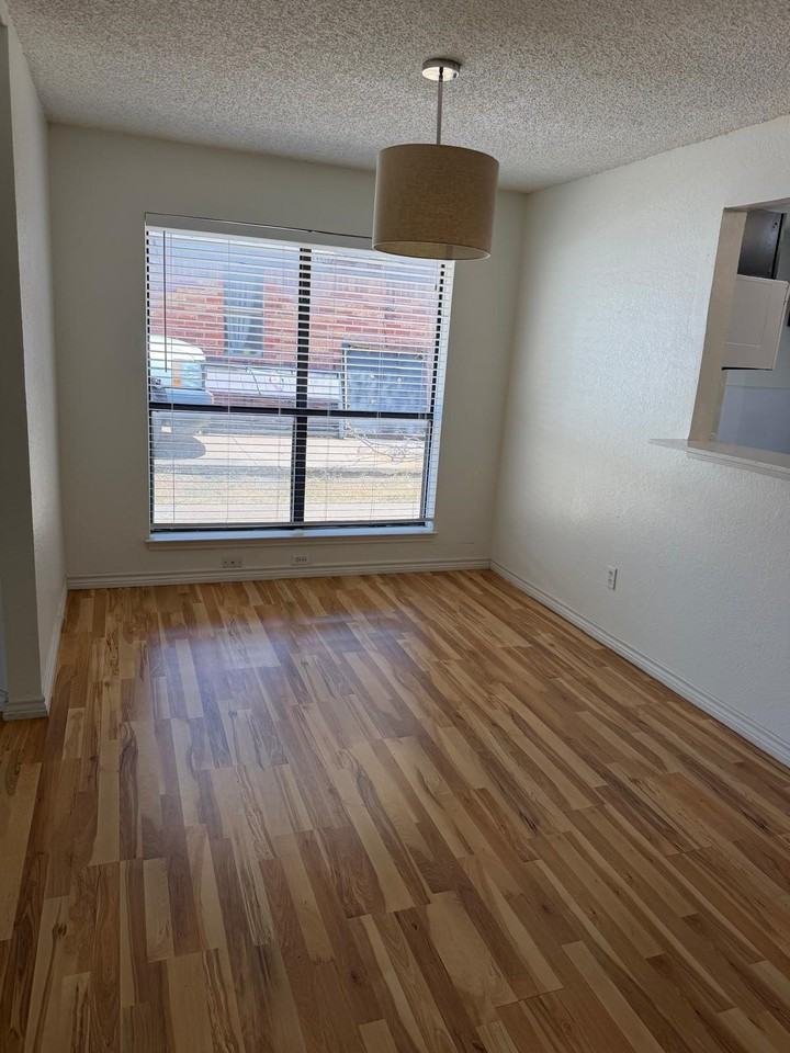 3006 Post Oak Dr - Photo 4 of 16