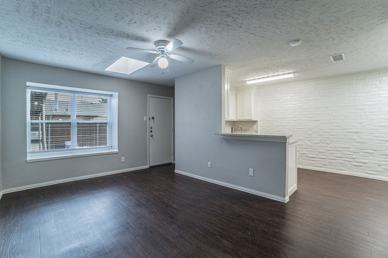 5 E Townhouse Ln - Photo 4 of 19