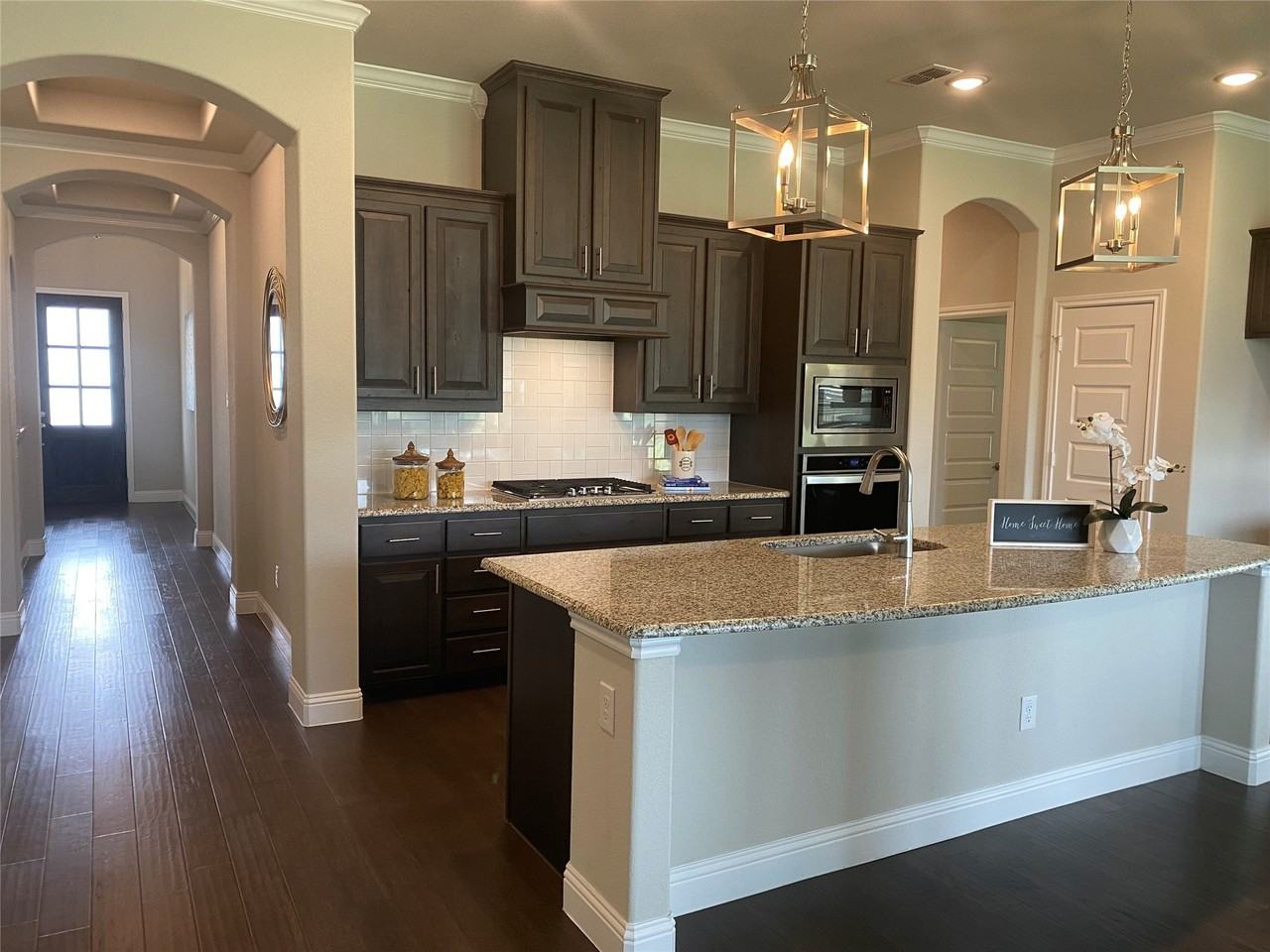 209 Johnson St - Photo 6 of 37