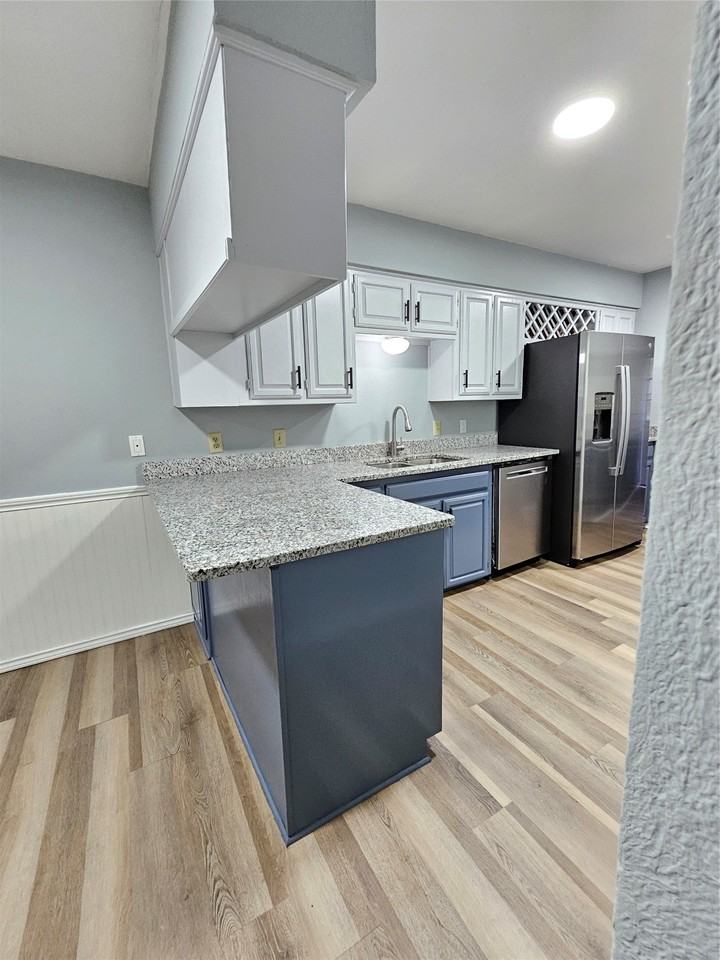 1124 Kathy Ln - Photo 6 of 31