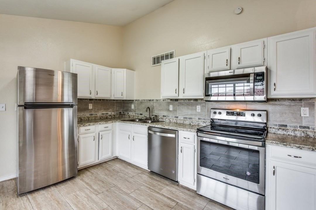 431 Justice St - Photo 4 of 10