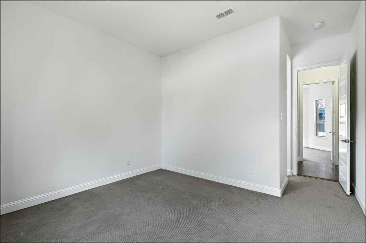 1733 Adalina Dr - Photo 5 of 35