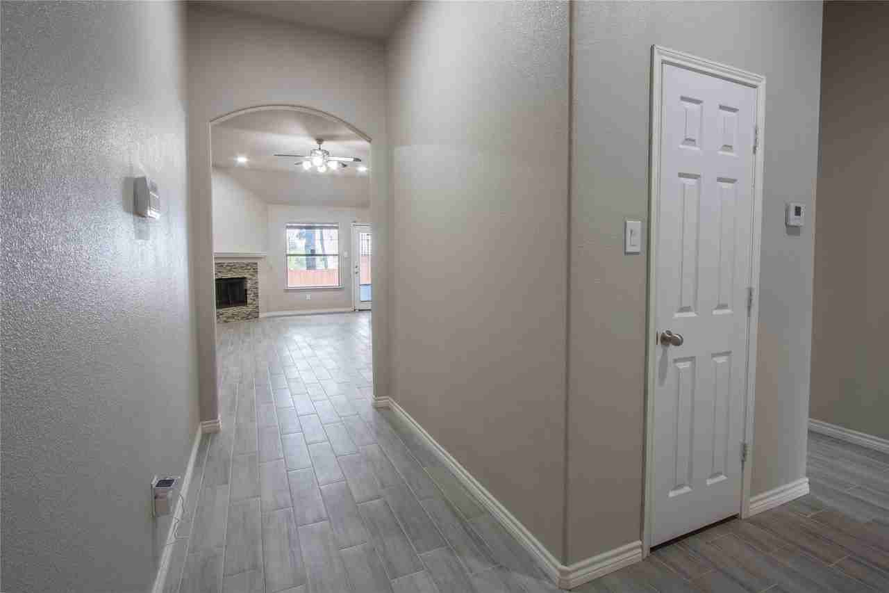 6805 Terbet Ct - Photo 4 of 28