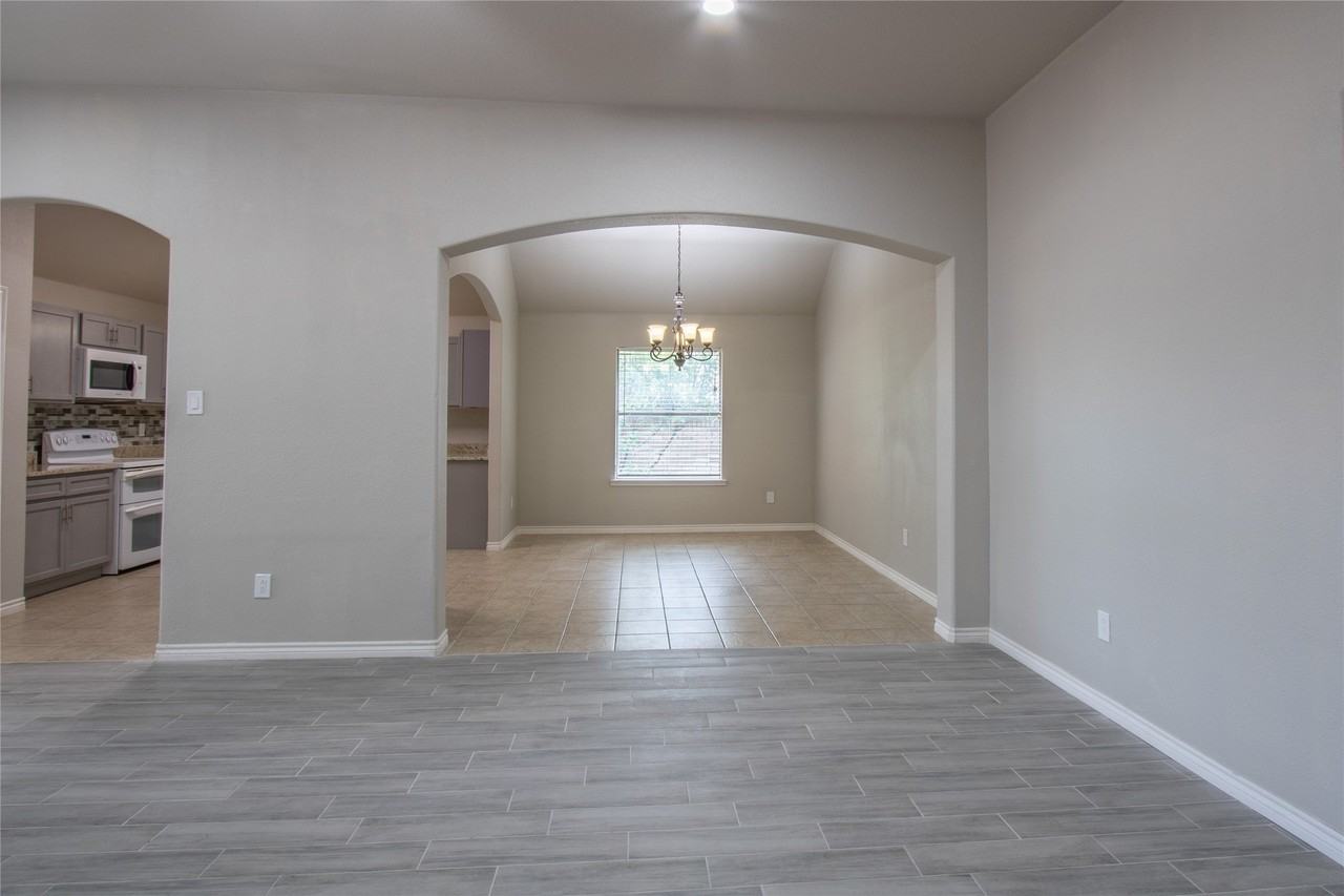 6805 Terbet Ct - Photo 7 of 28