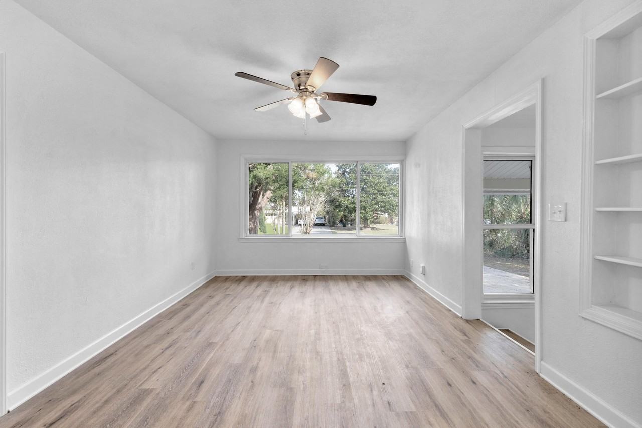 723 Lakewood Rd - Photo 5 of 21