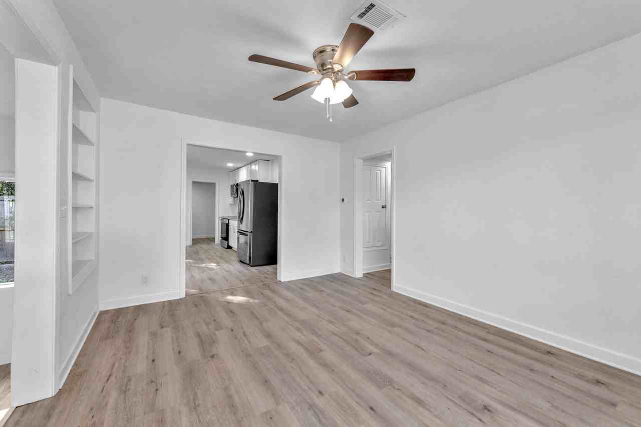 723 Lakewood Rd - Photo 7 of 21