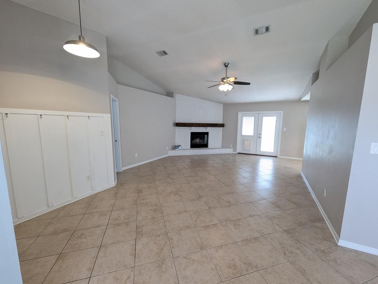 9516 Brentwood Blvd - Photo 2 of 22