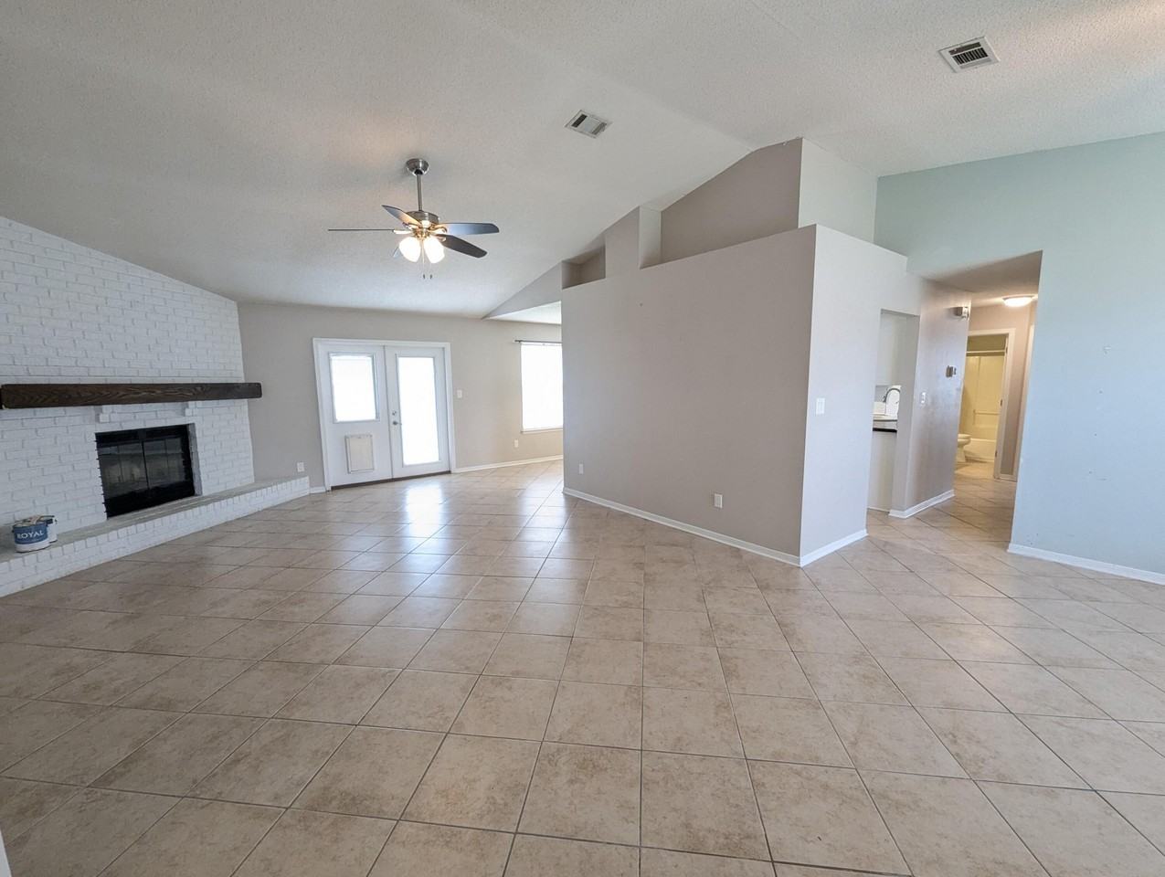 9516 Brentwood Blvd - Photo 3 of 22