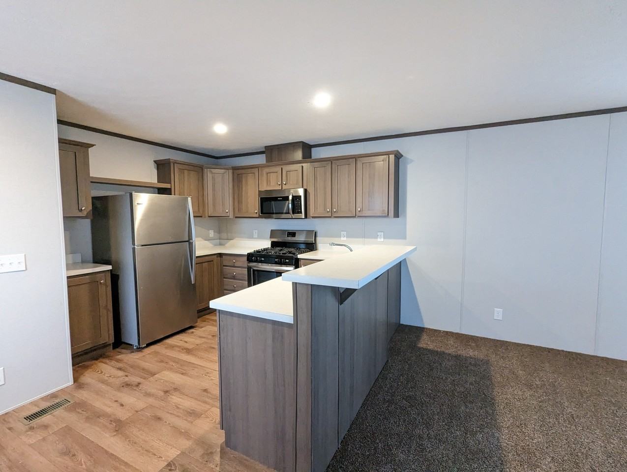 2407 Catalpa St #65 - Photo 2 of 10