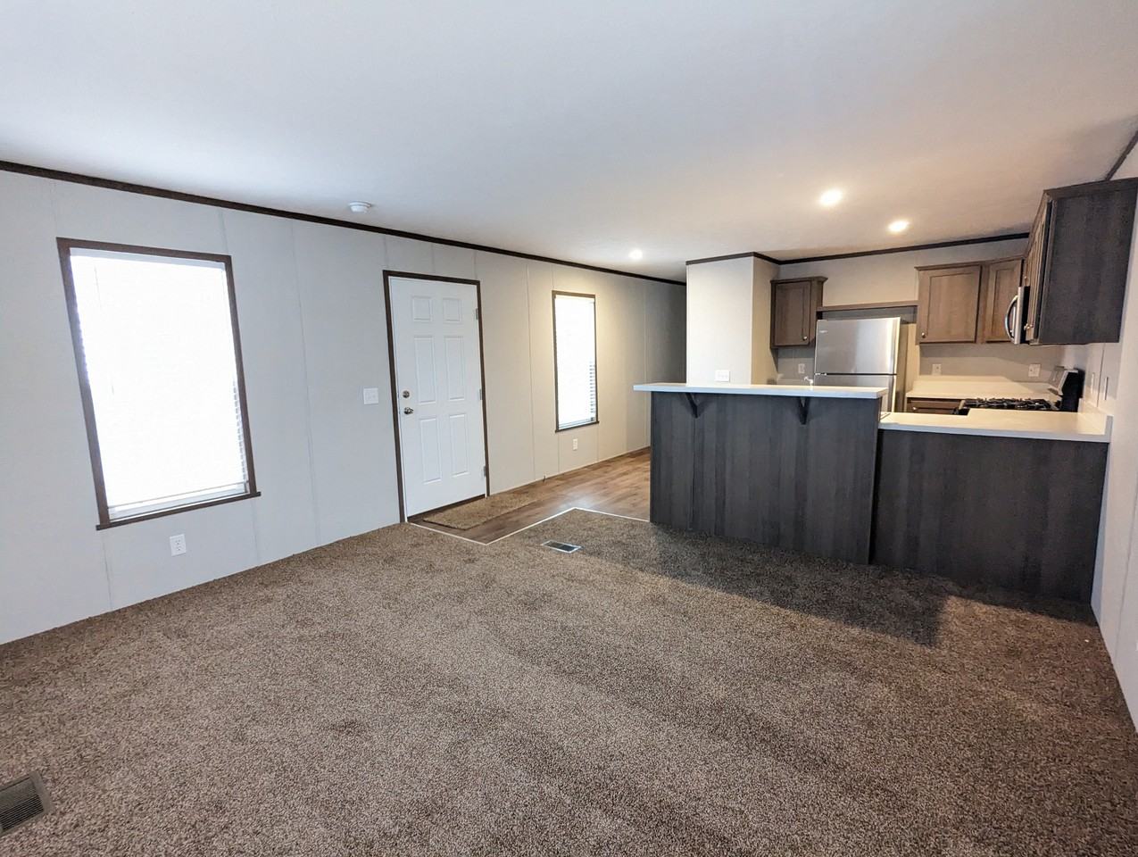 2407 Catalpa St #65 - Photo 5 of 10