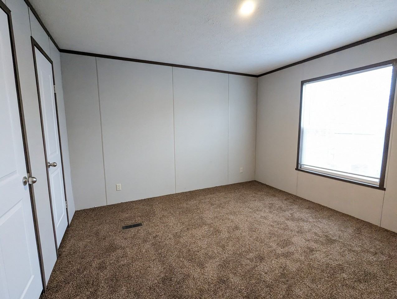 2407 Catalpa St #65 - Photo 6 of 10