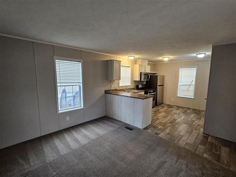 2314 Catalpa St #87 - Photo 2 of 8