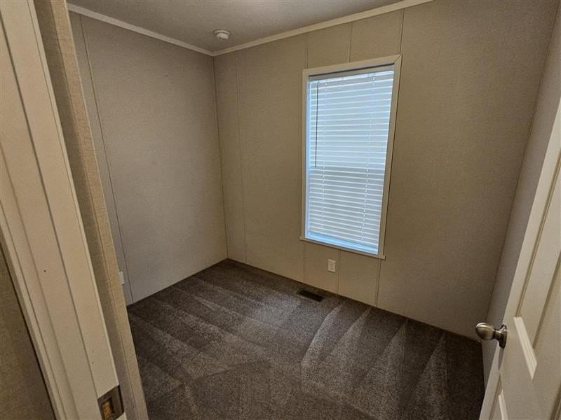 2314 Catalpa St #87 - Photo 5 of 8
