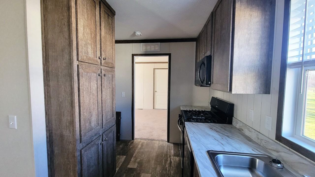 372 Utah Ct #372 - Photo 2 of 11