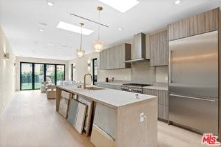 2225 Walnut Ave - Photo 4 of 8