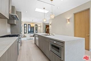 2225 Walnut Ave - Photo 5 of 8