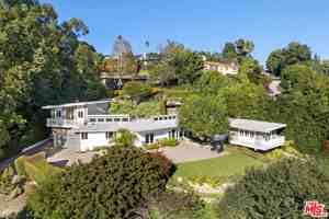 featured image of 11215 W Sunset Blvd