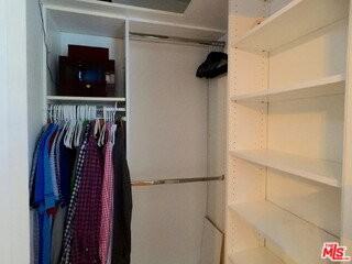 424 Pacific St - Photo 6 of 7