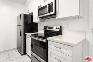 1114 12th St #104 - Photo 3 of 8